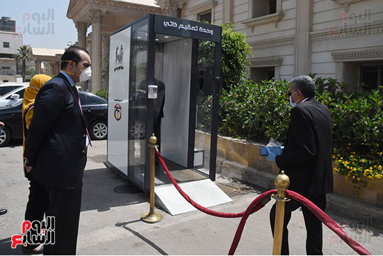 أمين عام النواب يتفقد انتظام سير الإجراءات الاحترازية قبل بدء الجلسة العامة  (6)