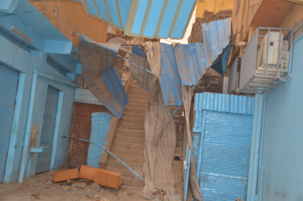 آثار العاصفة الترابية الشديدة التى ضربت محافظة الأقصر