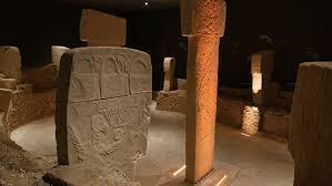 اللوحة الحجرية التي عثر عليها في المعبد اللوحة الحجرية التي عثر عليها في المعبد