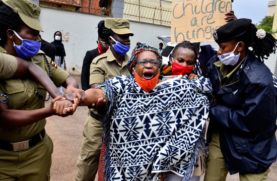 الشرطة النسائية تقبض على ستلا نيانزي