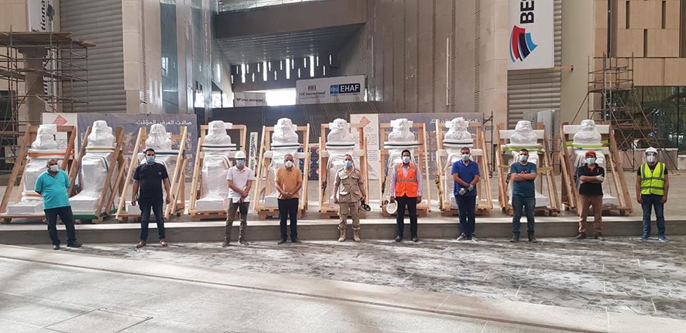 القطع الأثرية بعد وصولها المتحف الكبير (3)