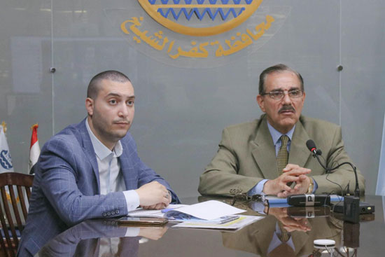 محافظ كفر الشيخ يعقد اجتماعا مع رؤساء المراكز  (2)