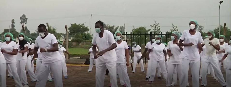 رقصة الممرضين فى كينيا (1)