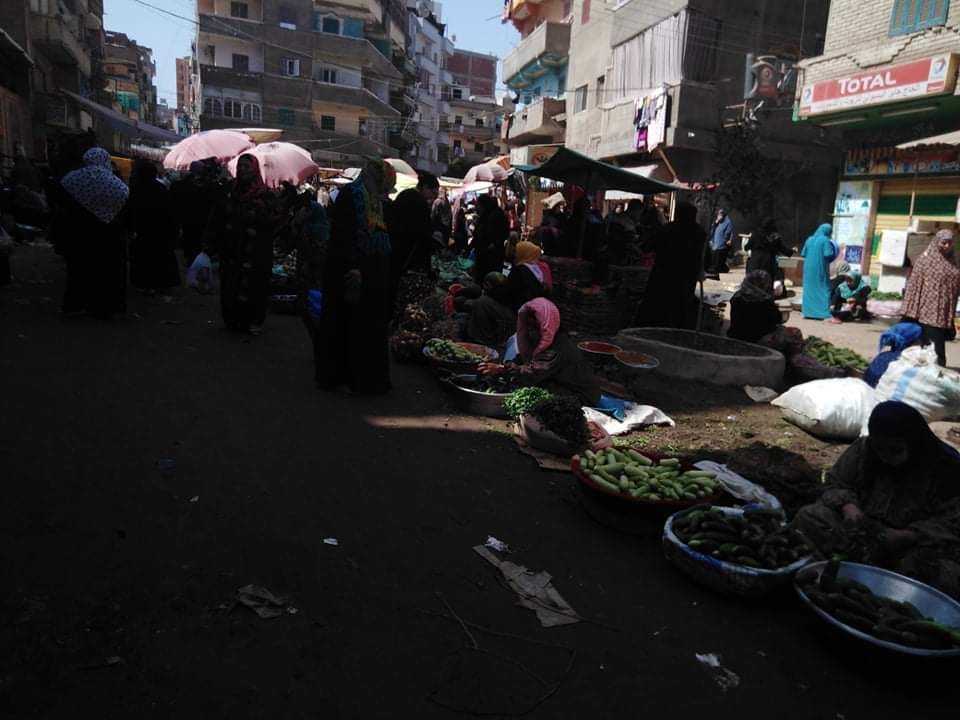 زحام سوق الغزالي بالرغم من التحذيرات