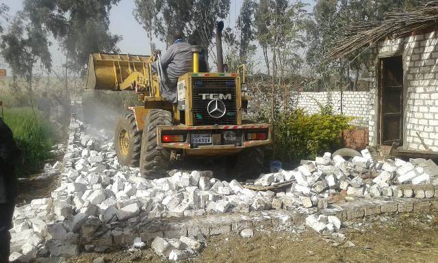 إزالة التعديات على الأراضى الزراعية بالمنوفية (2)