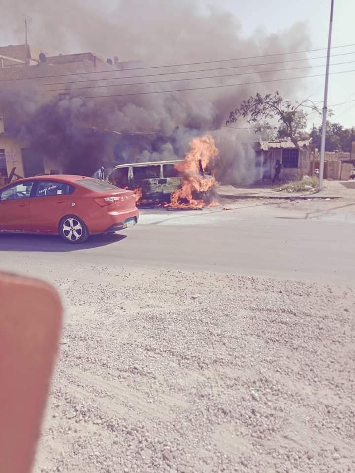 حريق بسيارة ميكروباص في بلبيس (9)