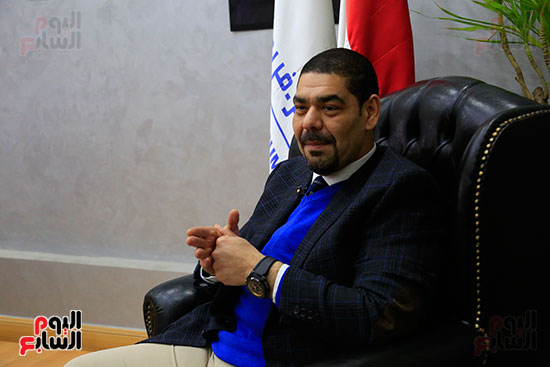 حسام فريد مستشار وزير الصناعة السابق (5)