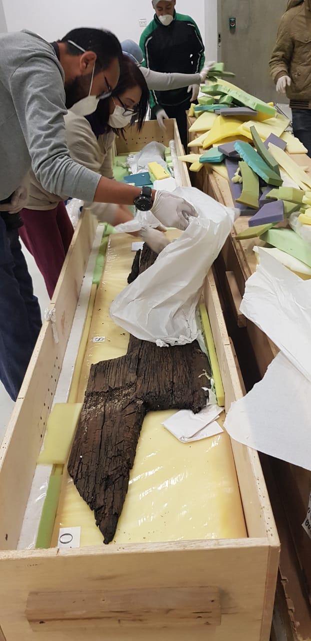   المتحف المصرى الكبير يستقبل 42 قطعة خشبية من مركب خوفو الثانية (2)