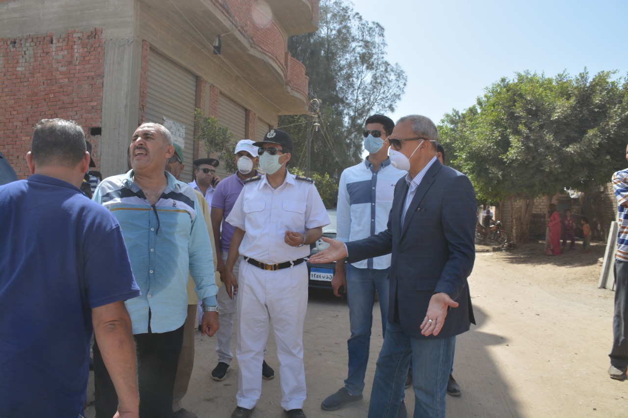 محافظ القليوبية خلال الحملة محافظ القليوبية خلال الحملة