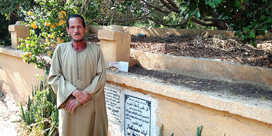 حارس-مقبرة-الشهيد-خالد-مغربي