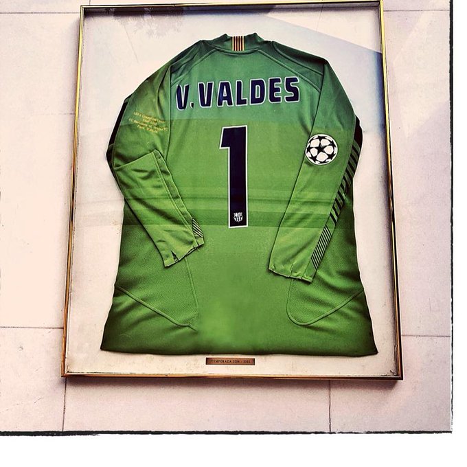 قميص فيكتور فالديز فى نهائى دوري أبطال أوروبا 2006