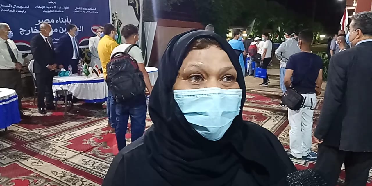 سهام عبد الله أحد العائدين من الخارج 3