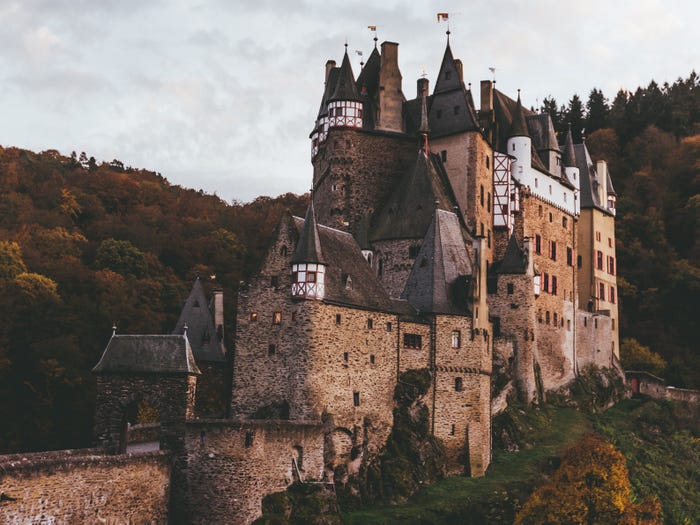 قلعة إلتز في ألمانيا