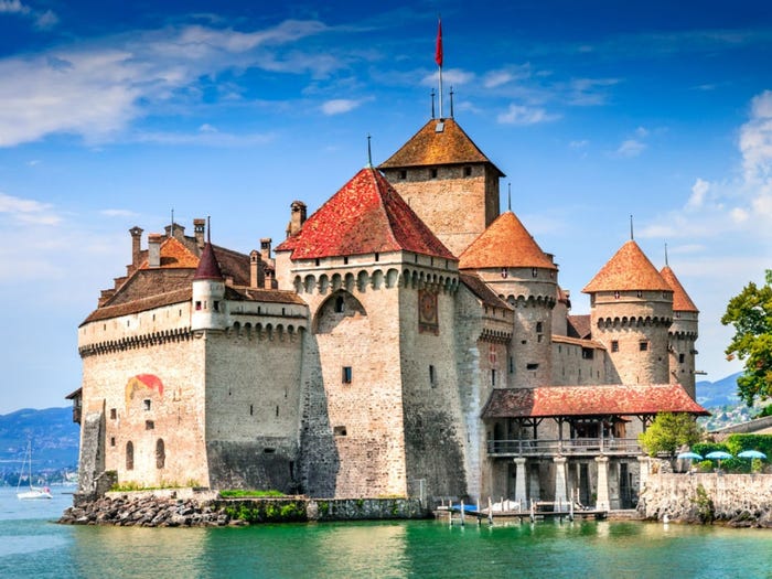 قلعة شيلون في سويسرا