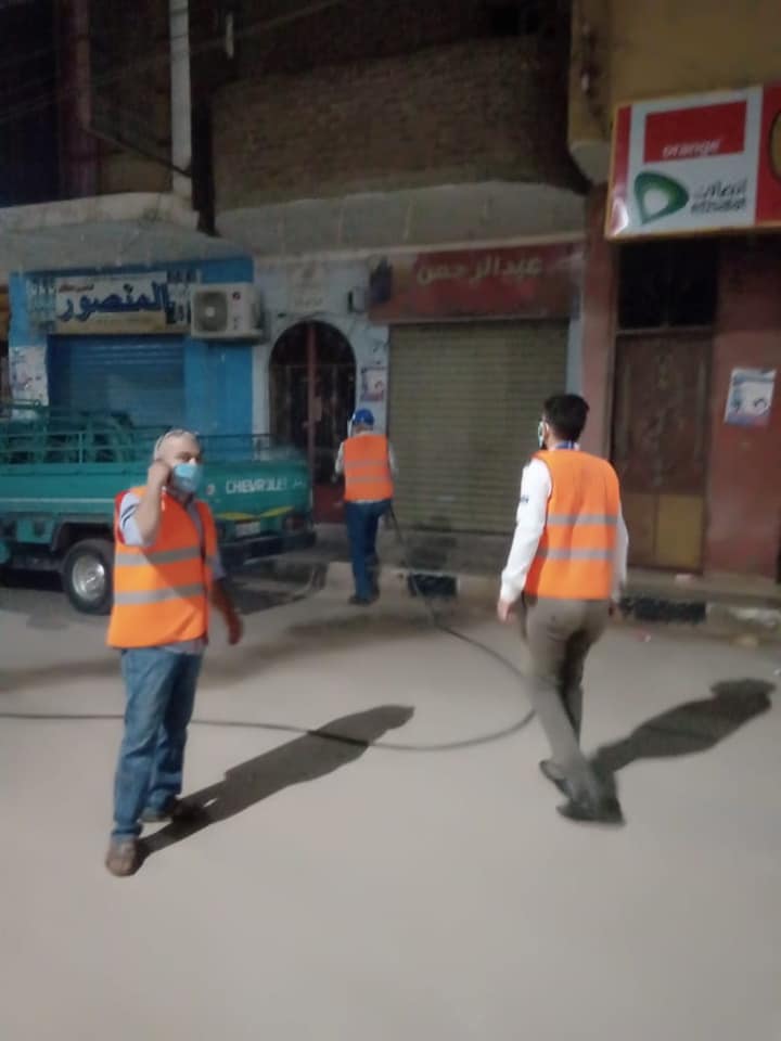 عمليات التعقيم الليلة بشوارع الطود عمليات التعقيم الليلة بشوارع الطود