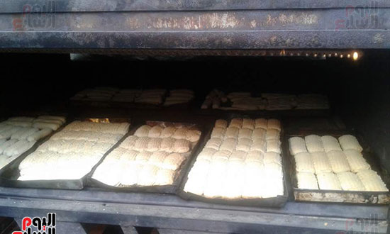 كحك-العيد-داخل-الفرن-اثناء-اعداده كحك-العيد-داخل-الفرن-اثناء-اعداده