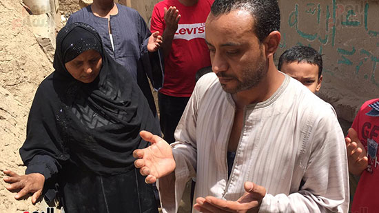 أسرة الشهيد مؤمن أبو اليزيد (7)