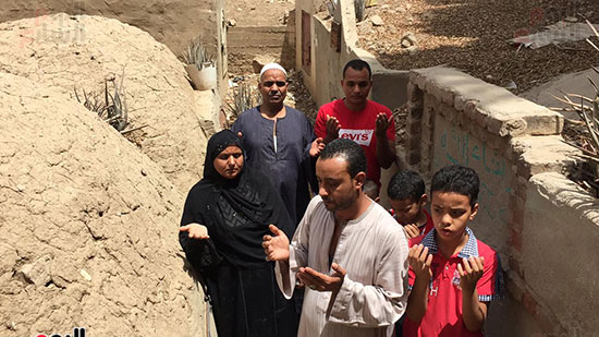 أسرة الشهيد مؤمن أبو اليزيد (8)