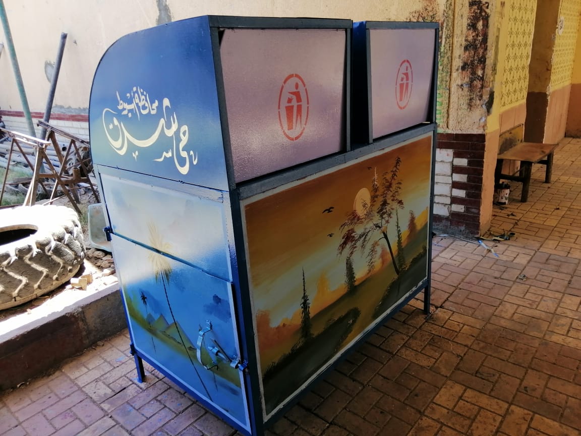 الدفعة الثانية من سلات القمامة (2)