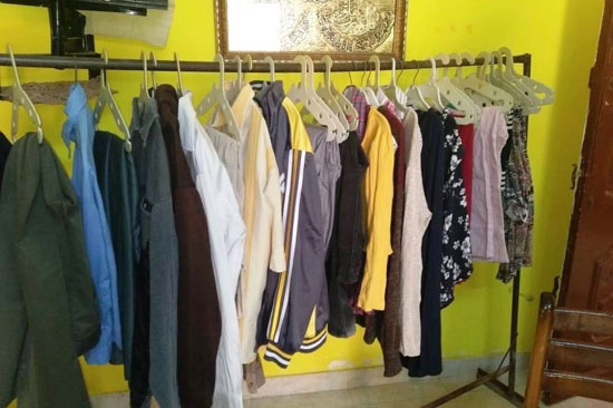 متطوعون شباب يهدون ملابس العيد للمستحقين فى مدينة العريش (3)