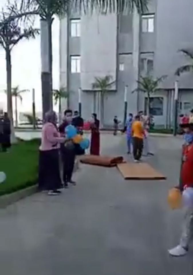 احتفال مستشفى ابو خليفة بعيد الفطر مع المرضى (4)
