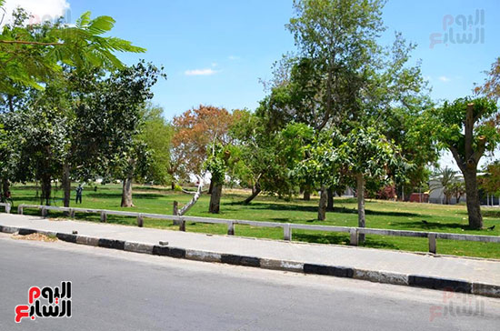 محافظ الإسماعيلية يتفقد الشوارع فى العيد (1)