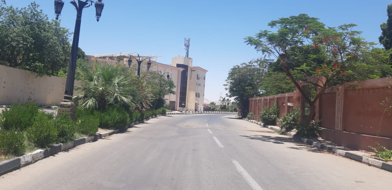 كورنيش النيل وميدان أبو الحجاج خالية تماماً من المواطنين بالأقصر  (6)