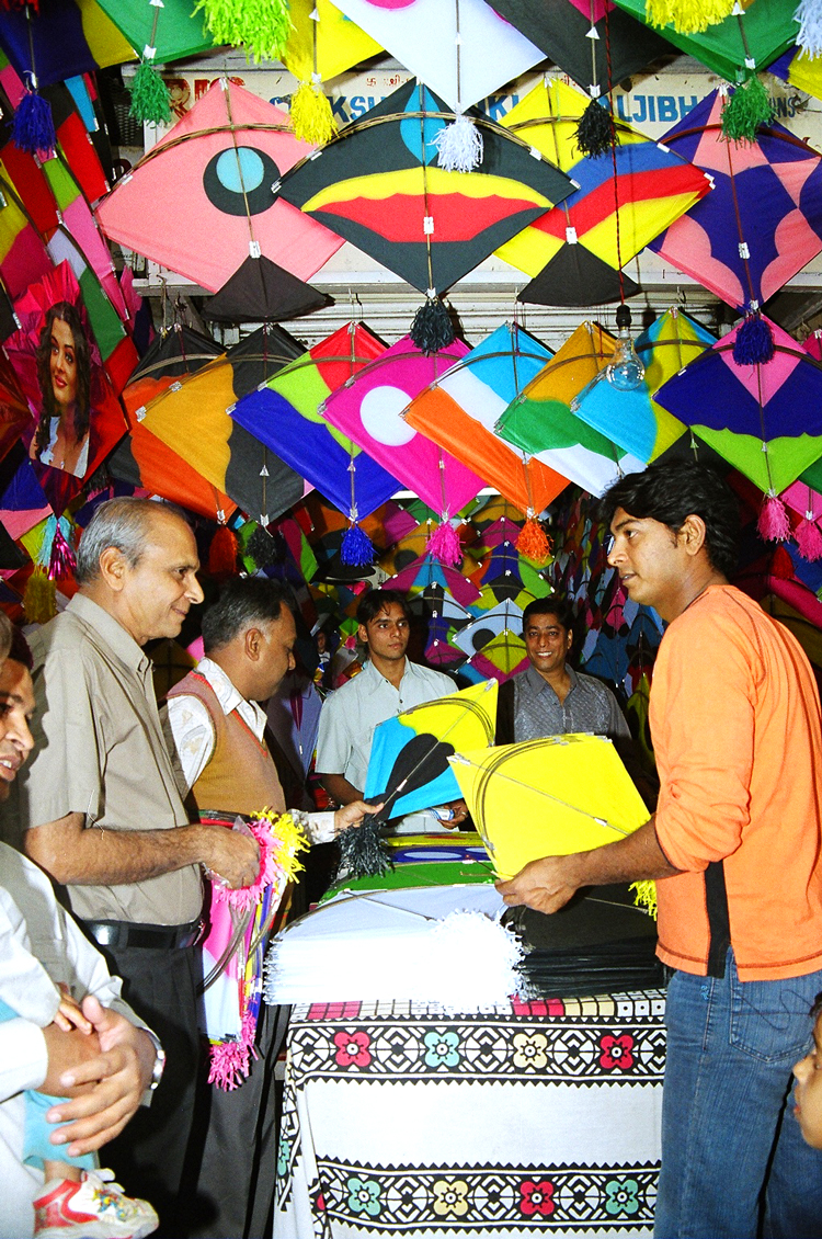 Kite_shop_in_Lucknow