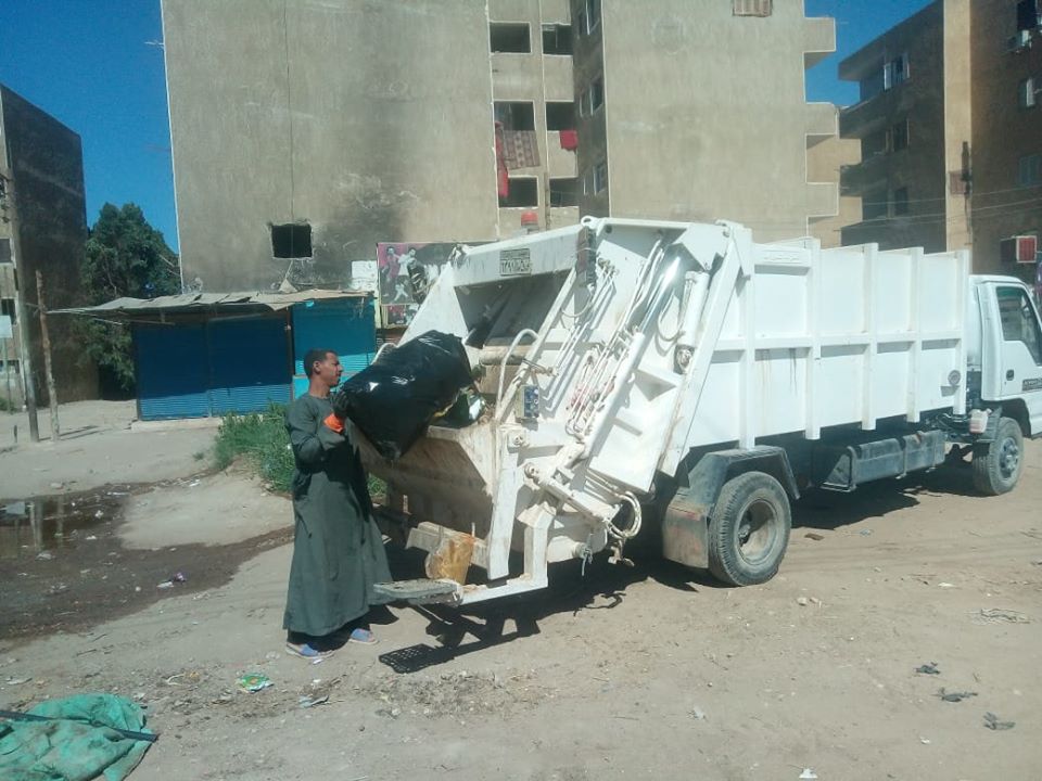 رفع القمامة بقرى ونجوع الأقصر