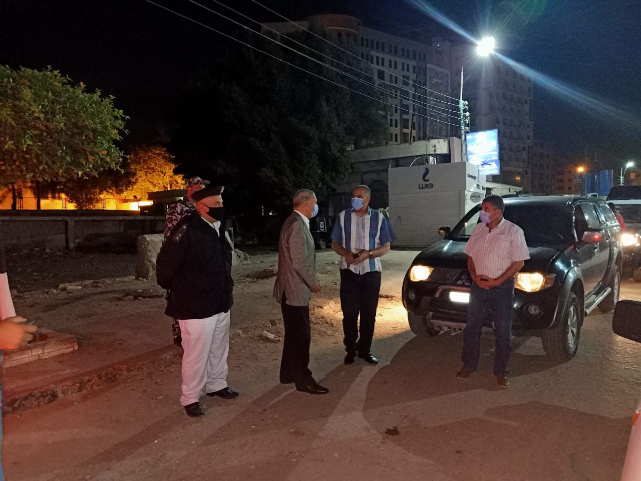 محافظ القليوبية خلال الجولة