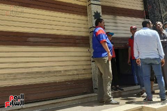 تحرير محاضر لـ9 محلات لمخالفتهم الحظر و12 محضر إشغال طريق ببلبيس فى الشرقية (5)