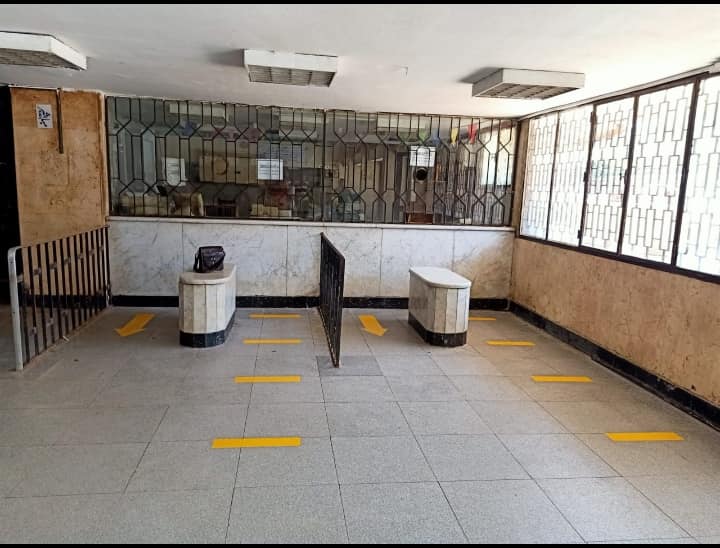 تركيب علامات المسافة بمحطة قطار بنها 5 تركيب علامات المسافة بمحطة قطار بنها 5