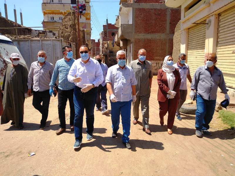 محافظ الشرقية يتفقد قرية الرحمانية (3)