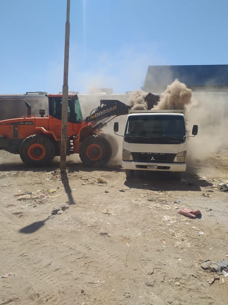 مدينة الأقصر تنجح فى رفع 313 طن مخلفات صلبة وقمامة