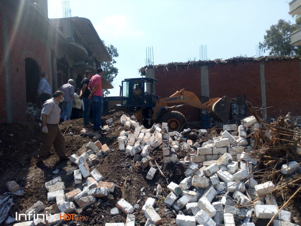 إزالة 8 حالات تعدي علي اراضي زراعية بمنيا القمح في الشرقية  (5)