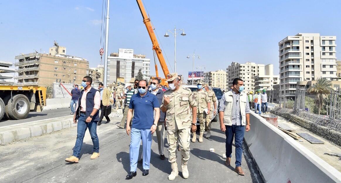 السيسى يتفقد الأعمال الإنشائية لتطوير الطرق والمحاور والكباري بشرق القاهرة (5)