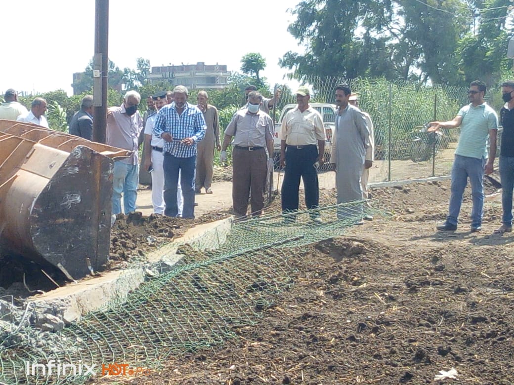 إزالة 8 حالات تعدي علي اراضي زراعية بمنيا القمح في الشرقية  (2)