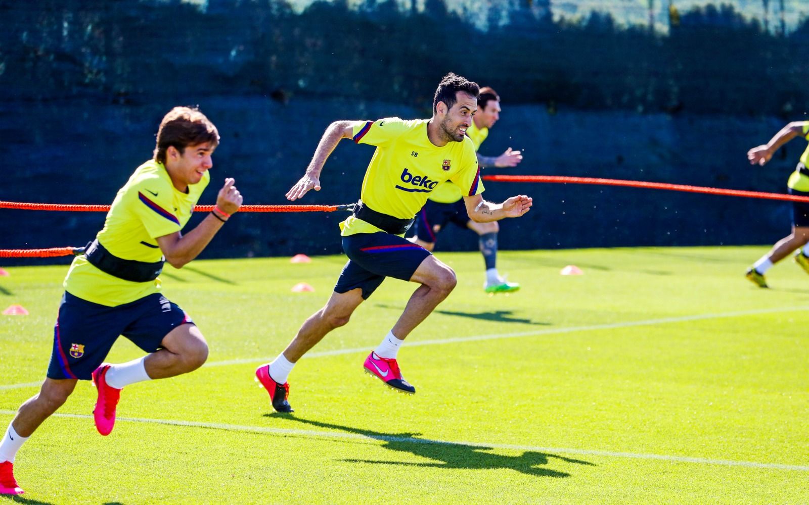 بوسكيتس خلال المران بوسكيتس خلال المران