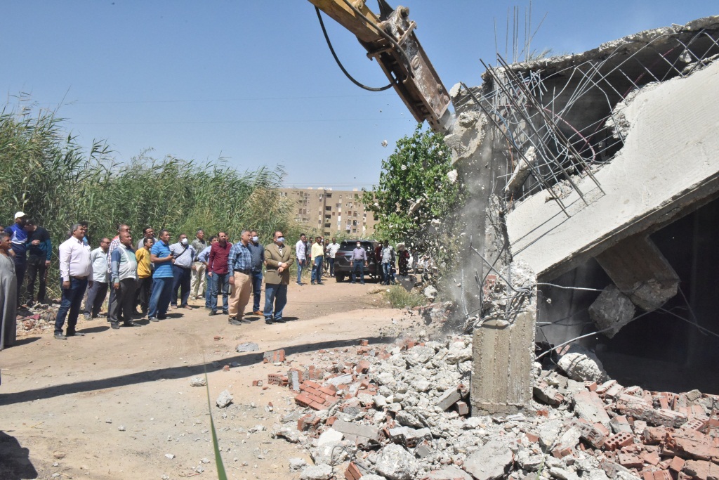 حملات ازالة مخالفات المبانى باسيوط (6)