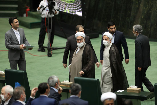 مسئولين ايرانيين داخل البرلمان