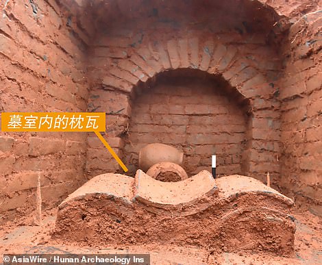 المقبرة المكتشفة (4)