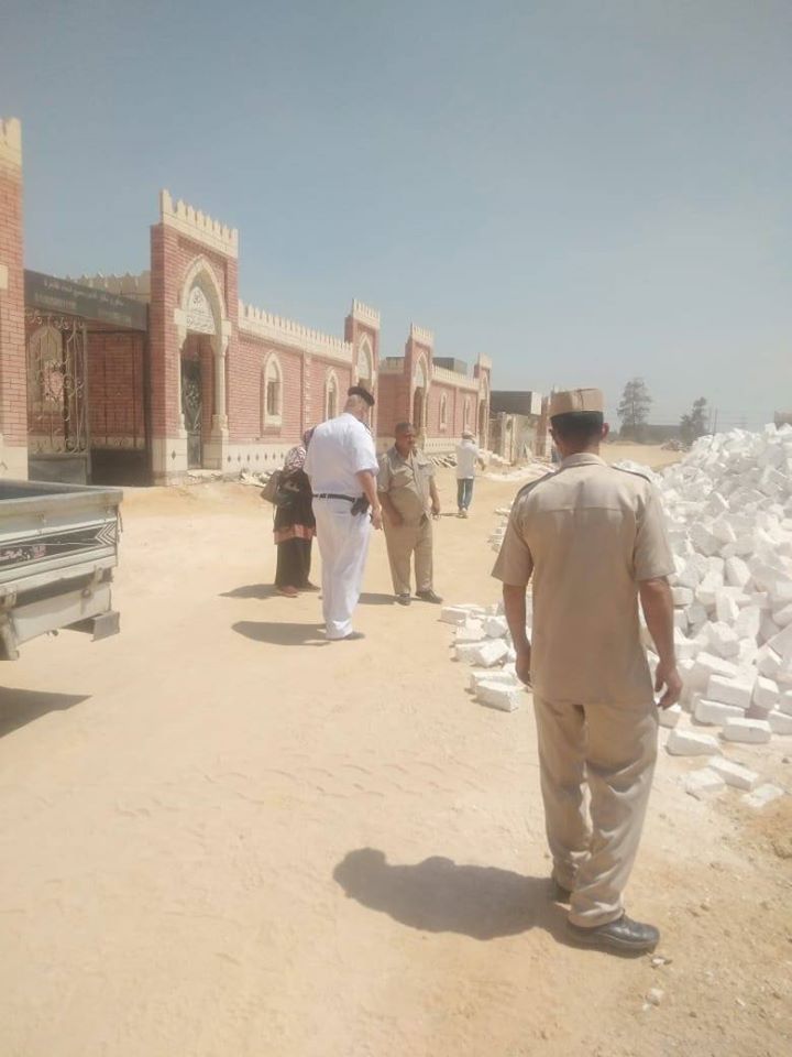 إزالة مقابر مخالفة