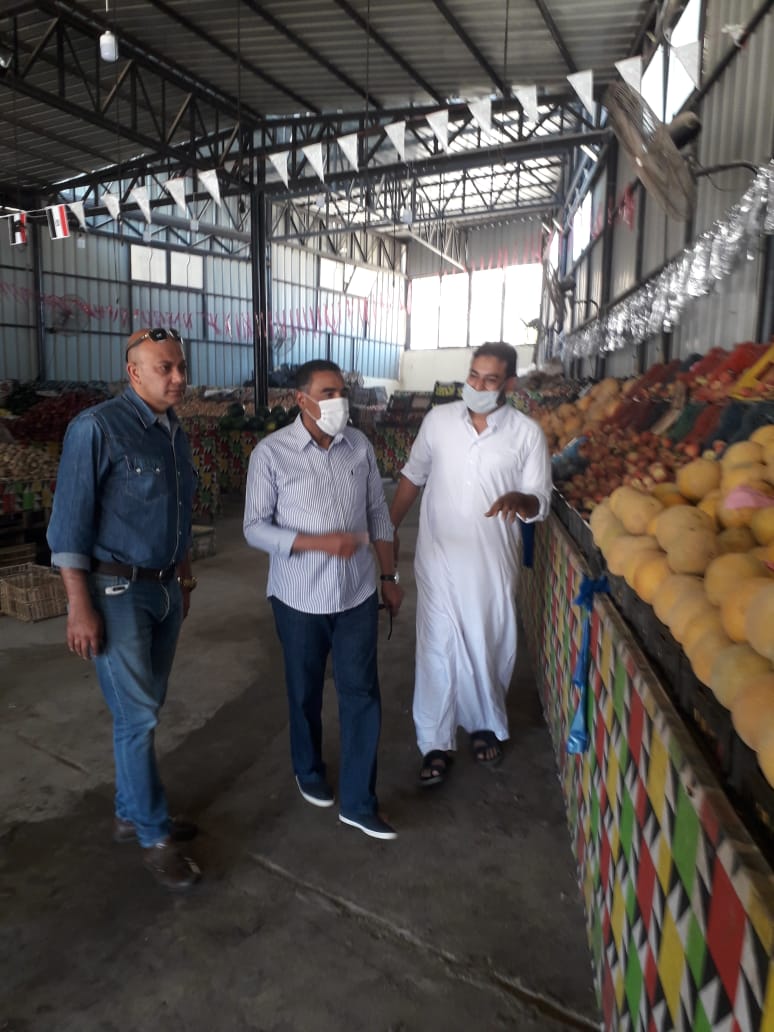 محافظ مطروح يتفقد المعرض اللوجيستى (2)