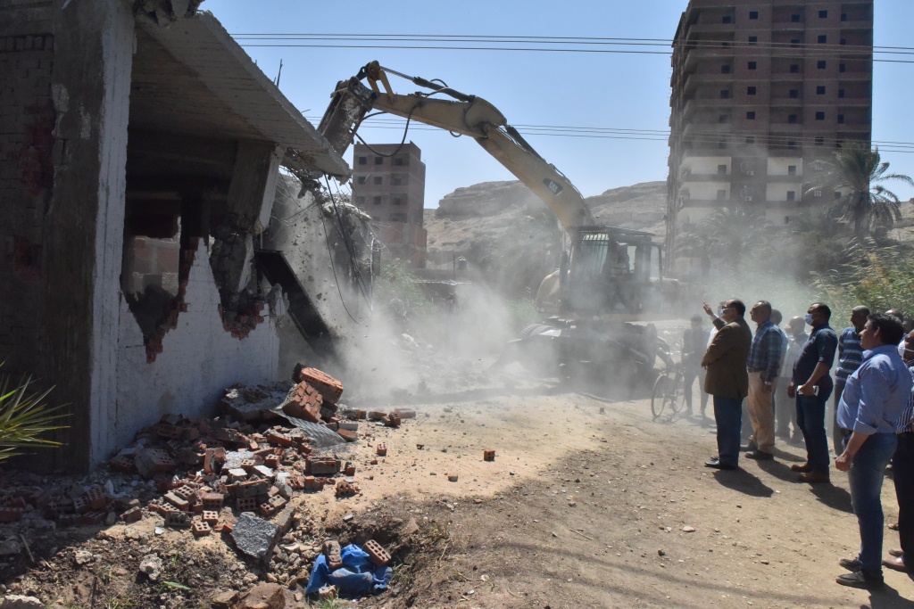 حملات ازالة مكبرة باسيوط (3)