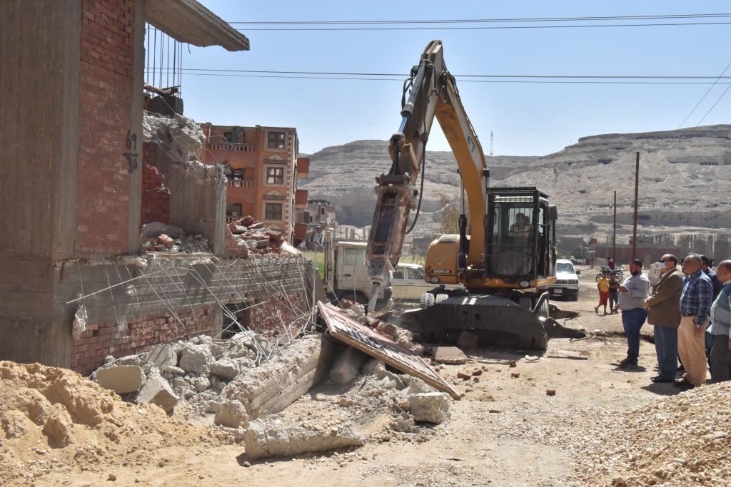 حملات ازالة مكبرة باسيوط (5)