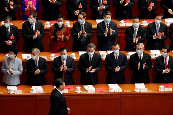 نواب البرلمان الصينى يرتدون كمامات