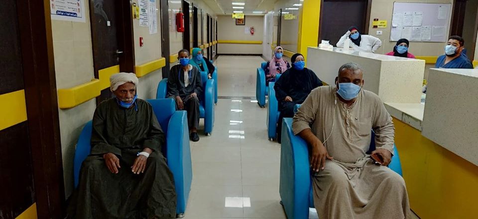 خروج 8 حالات بعد شفاؤهم من كورونا خروج 8 حالات بعد شفاؤهم من كورونا