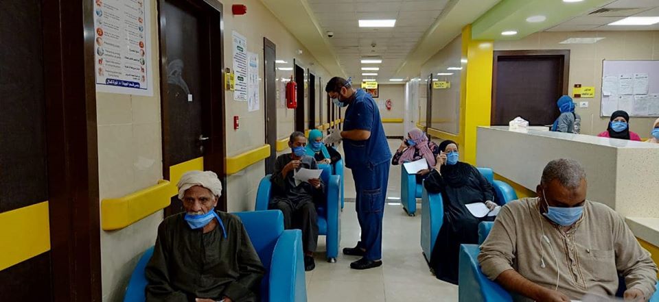 جانب من خروج المتعافين من فيروس كورونا جانب من خروج المتعافين من فيروس كورونا