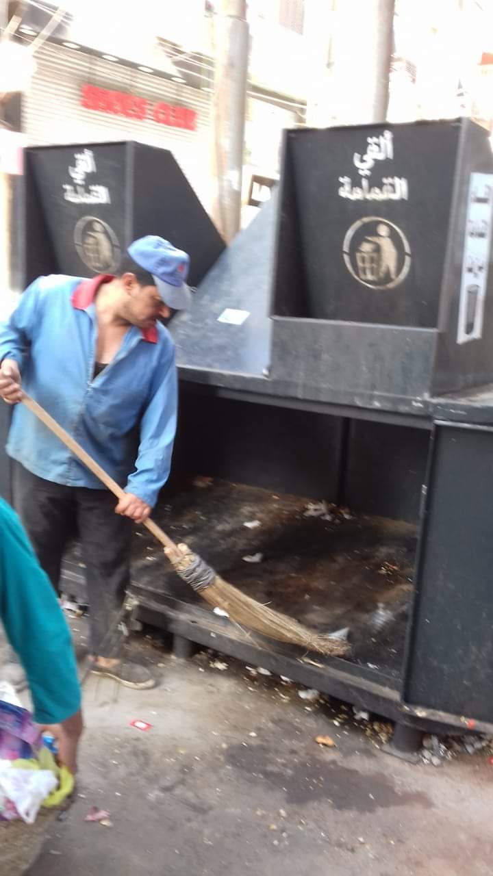 حى ثان طنطا يشن حملات نظافة وتعقيم بالشوارع (2)