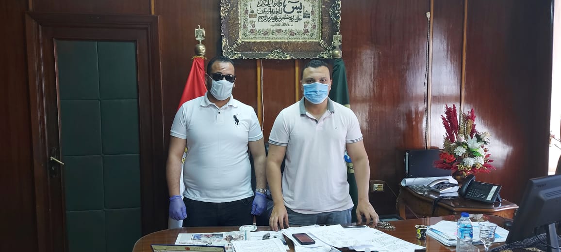 نائب محافظ الدقهلية يستقبل سائق المنسى  (1)